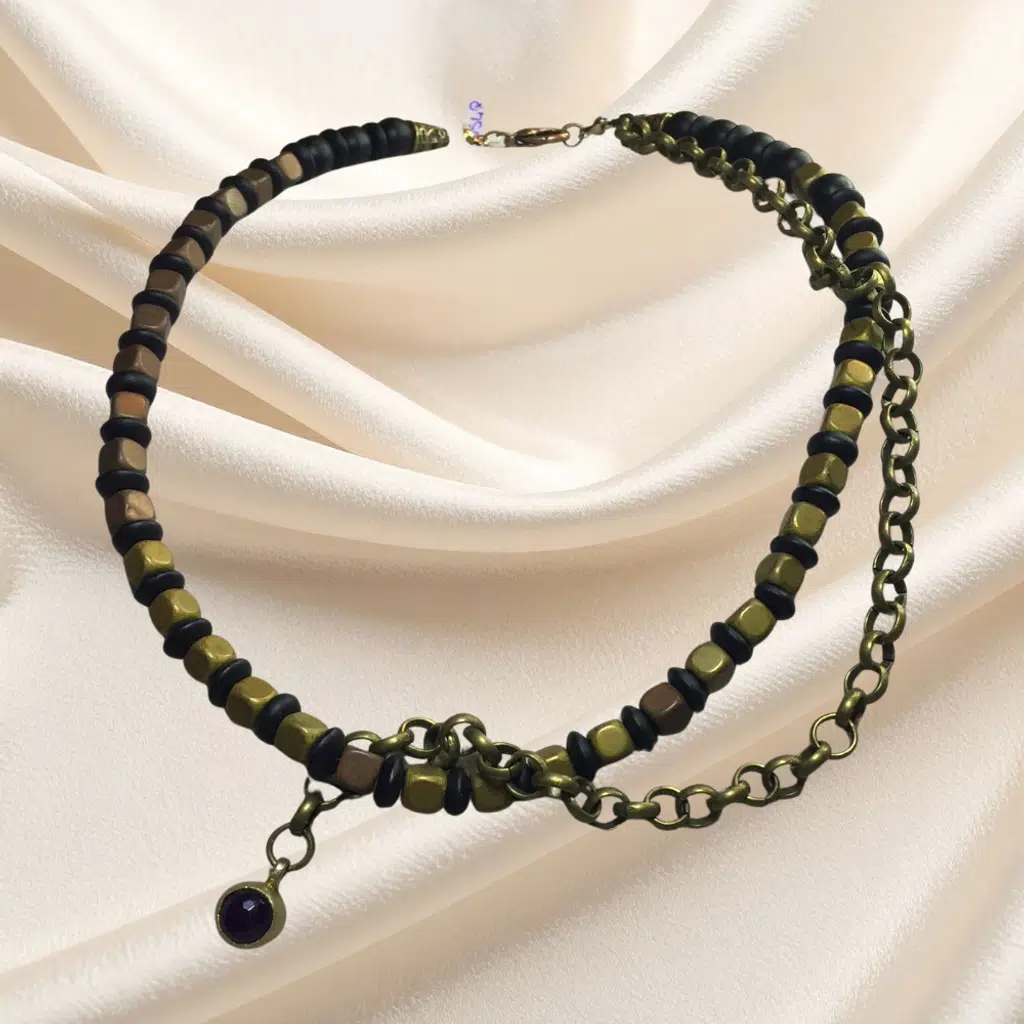 Reina Del Corazen El Yapımı Doğal HEMATİT Antik Kolye – Otantik Tasarım, Tarihî İlhamlı, Bolluk ve Huzur Enerjili Şık Takı