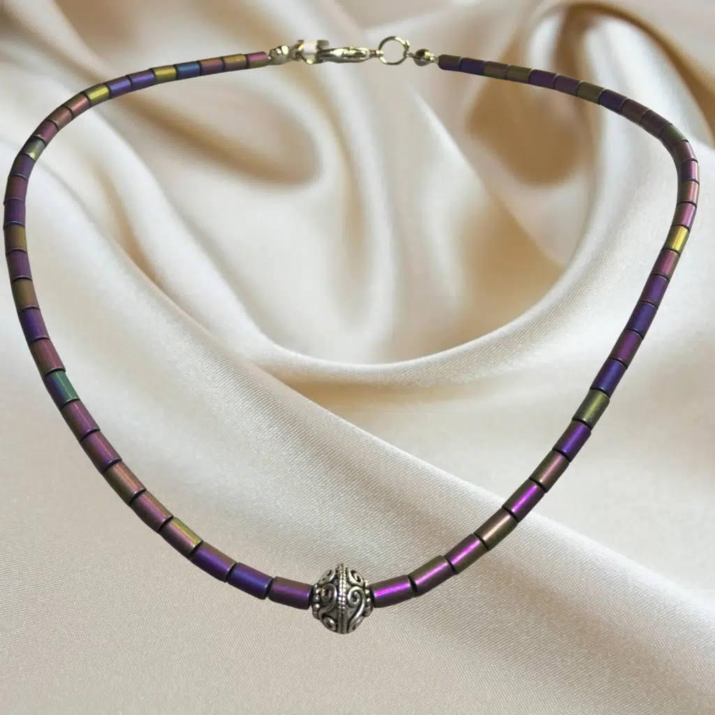 Reina Del Corazen El Yapımı Doğal HEMATİT Antik Gümüş Kolye – Otantik Tasarım, Tarihî İlhamlı, Bolluk ve Huzur Enerjili 925 AYAR GÜMÜŞ Şık Takı